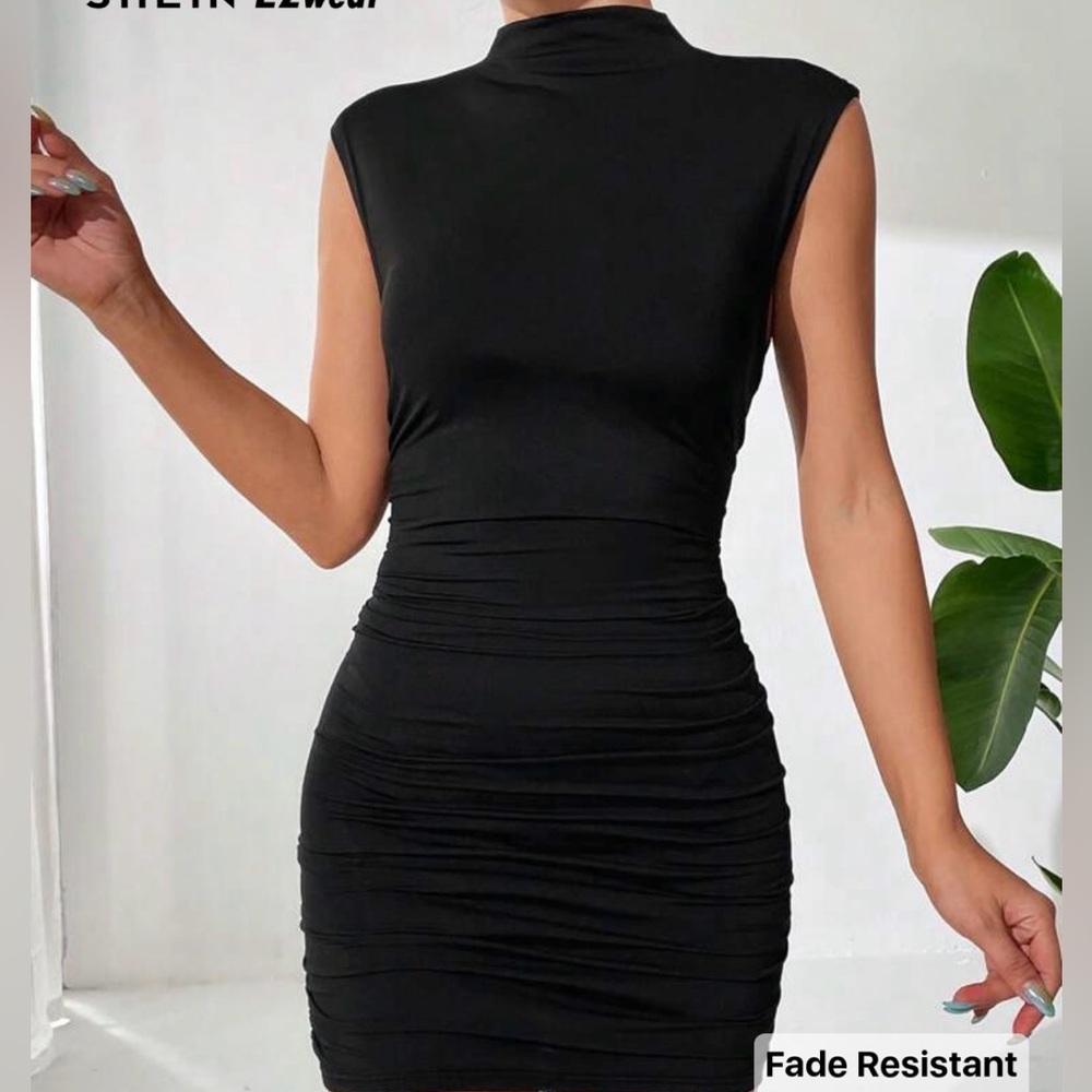 Elegant Black Sleeveless Dress
